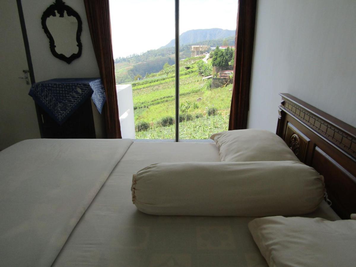 Hotel Pantes Sarangan Buitenkant foto