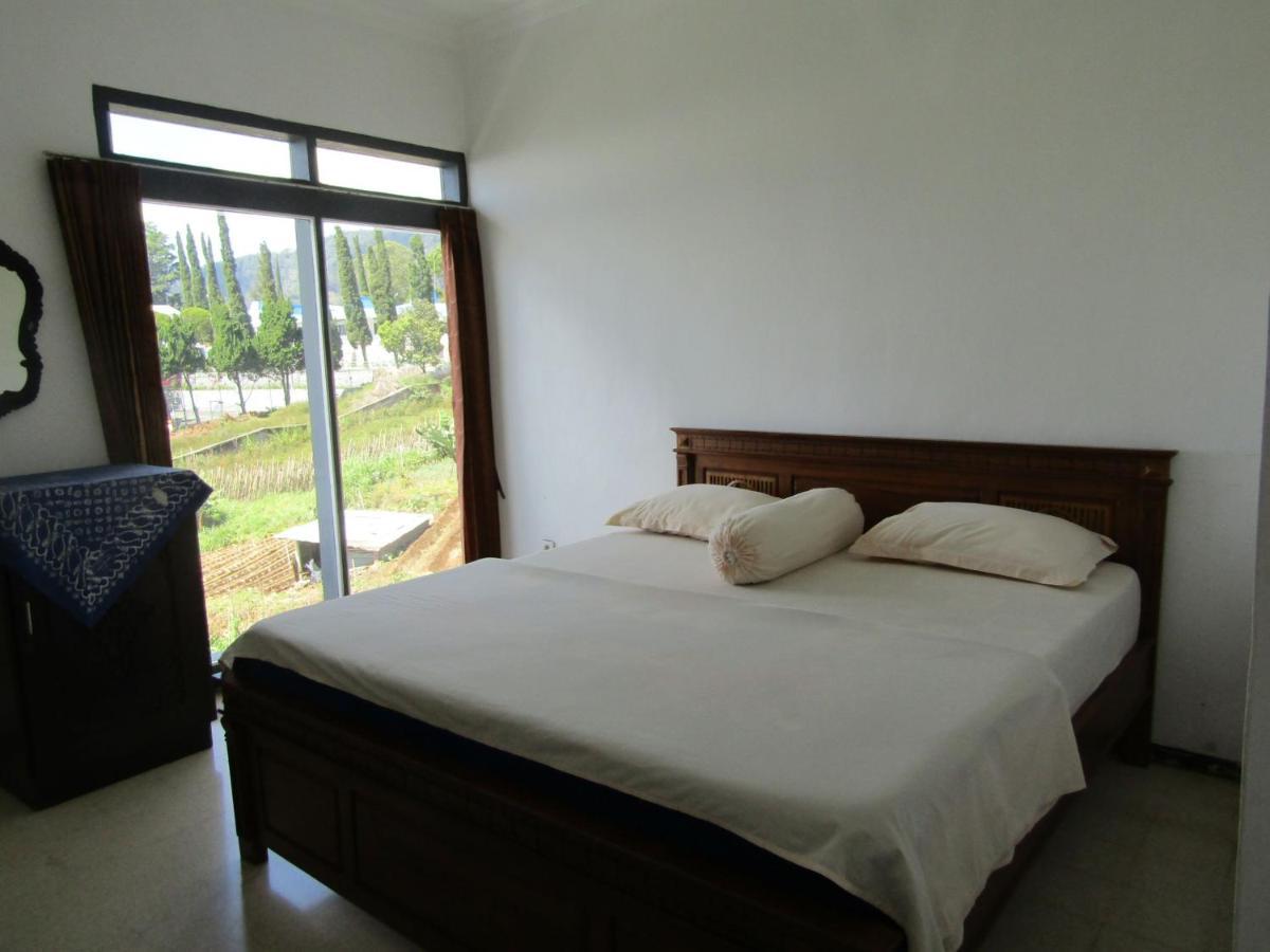 Hotel Pantes Sarangan Buitenkant foto